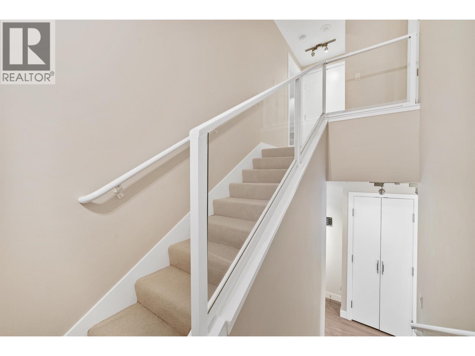 106 958 RIDGEWAY AVENUE