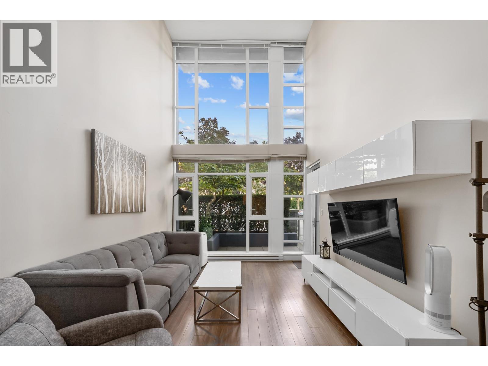 106 958 RIDGEWAY AVENUE