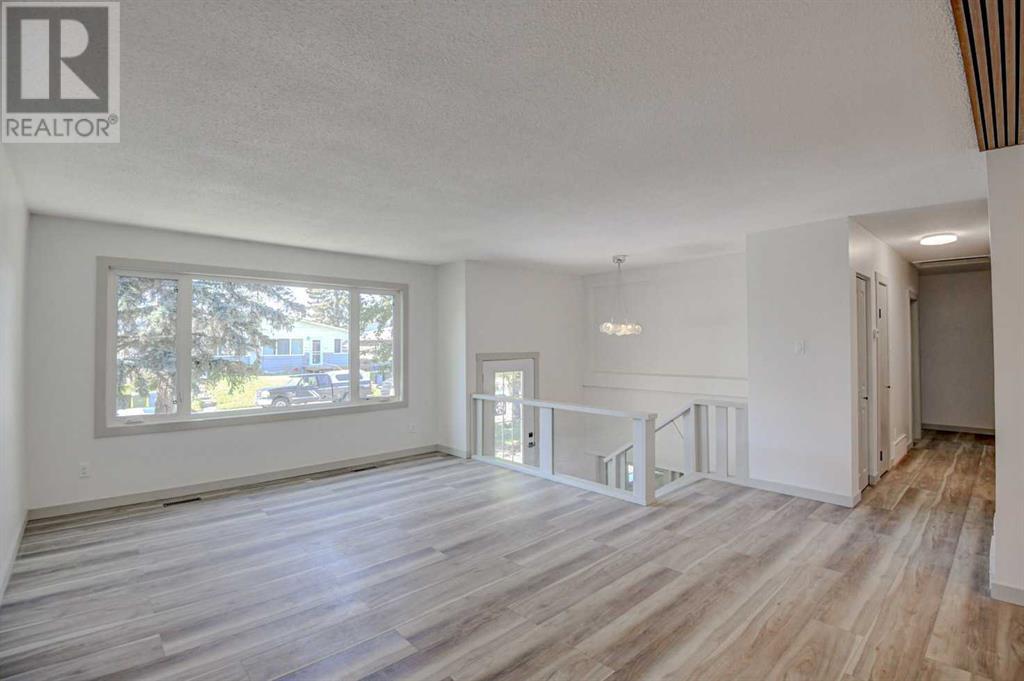 205 Allan Crescent SE
