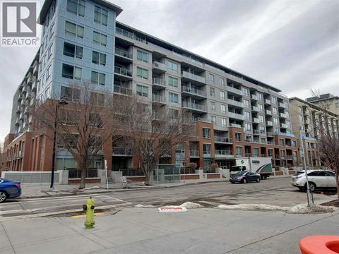 718, 46 9 Street NE Calgary AB T2E7Y1