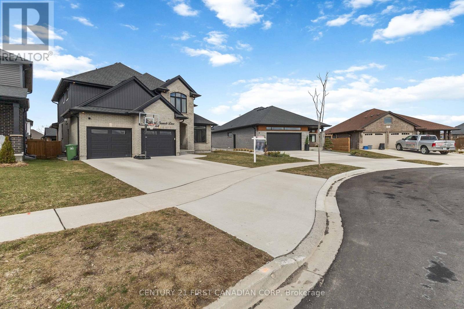 52 ROYAL DORNOCH DRIVE