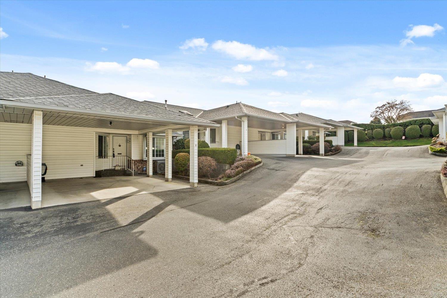 2 3055 TRAFALGAR STREET