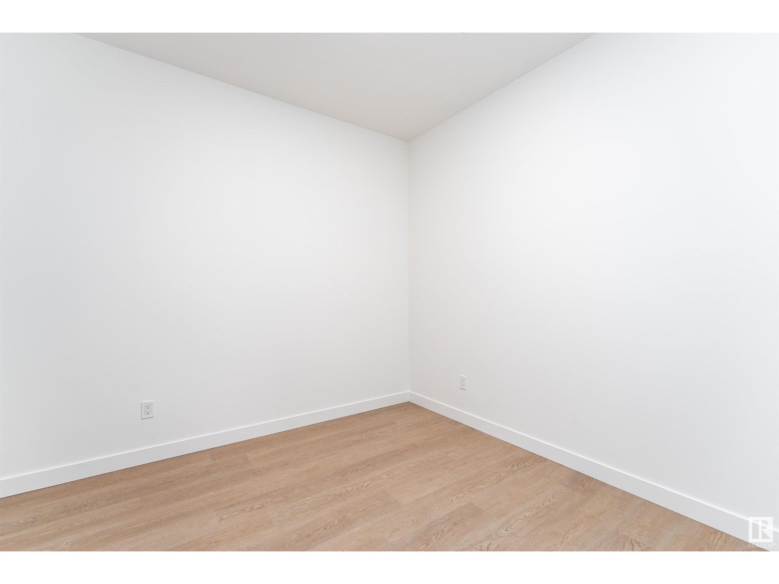 22128 94 AV NW