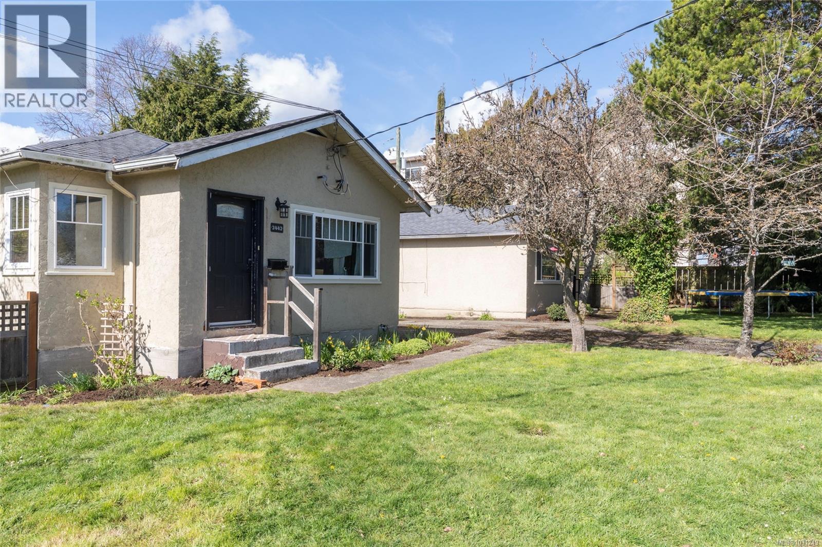 2442/2462 Eastdowne Rd