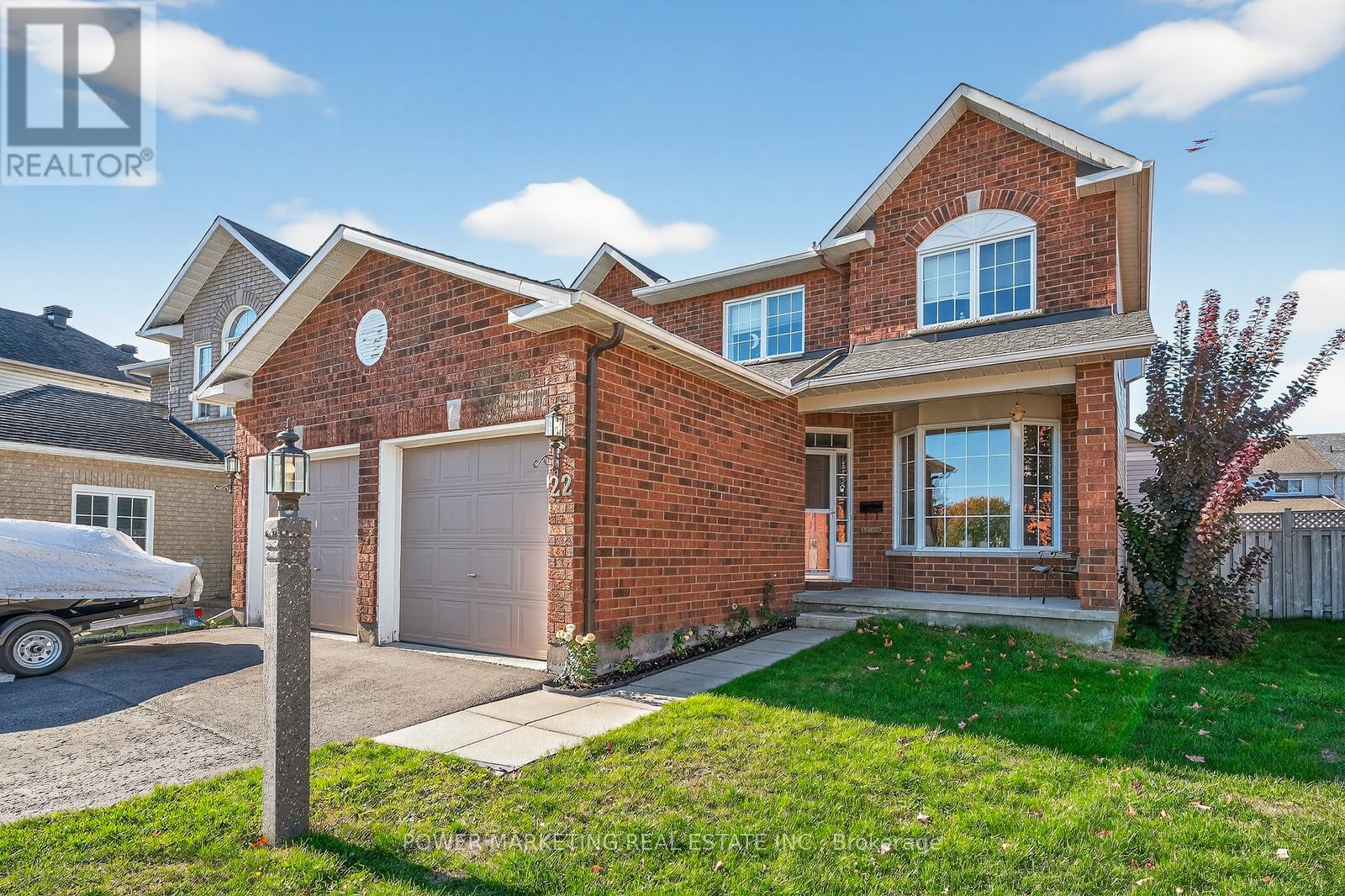 22 NEW DEIGHTON CRESCENT W