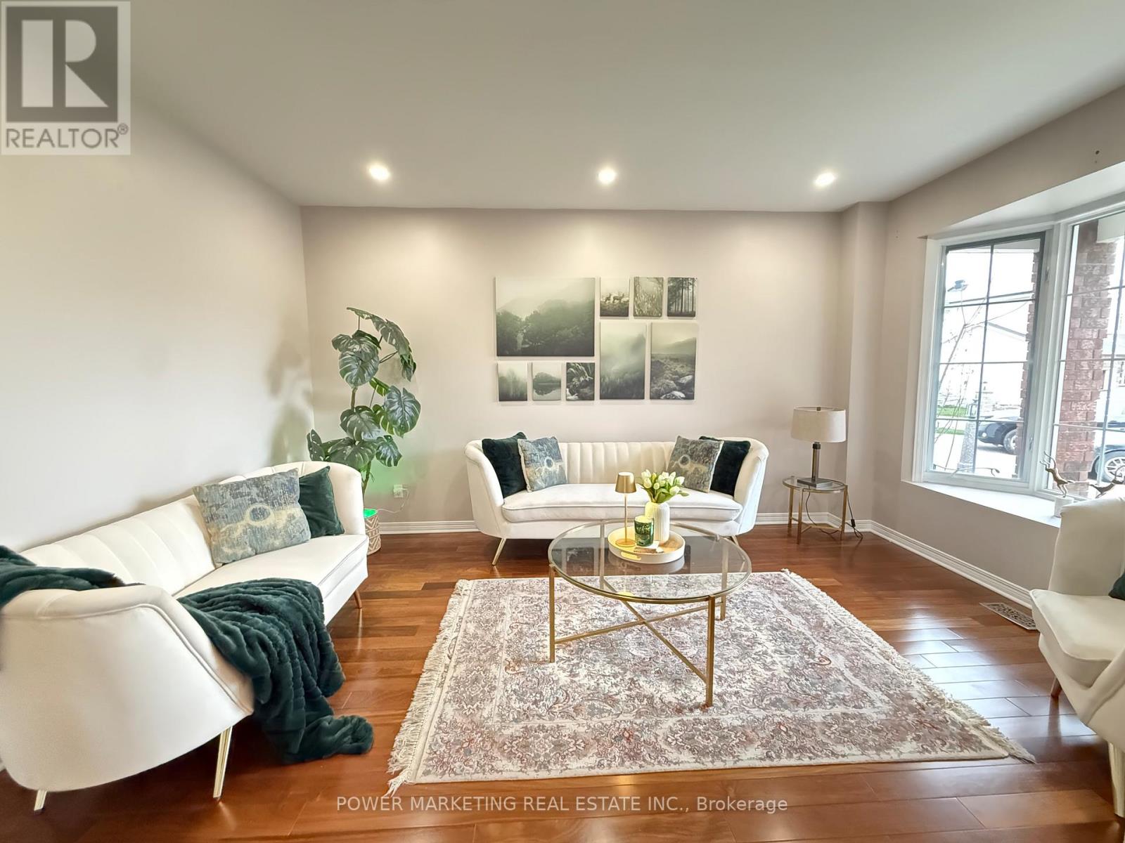 22 NEW DEIGHTON CRESCENT W