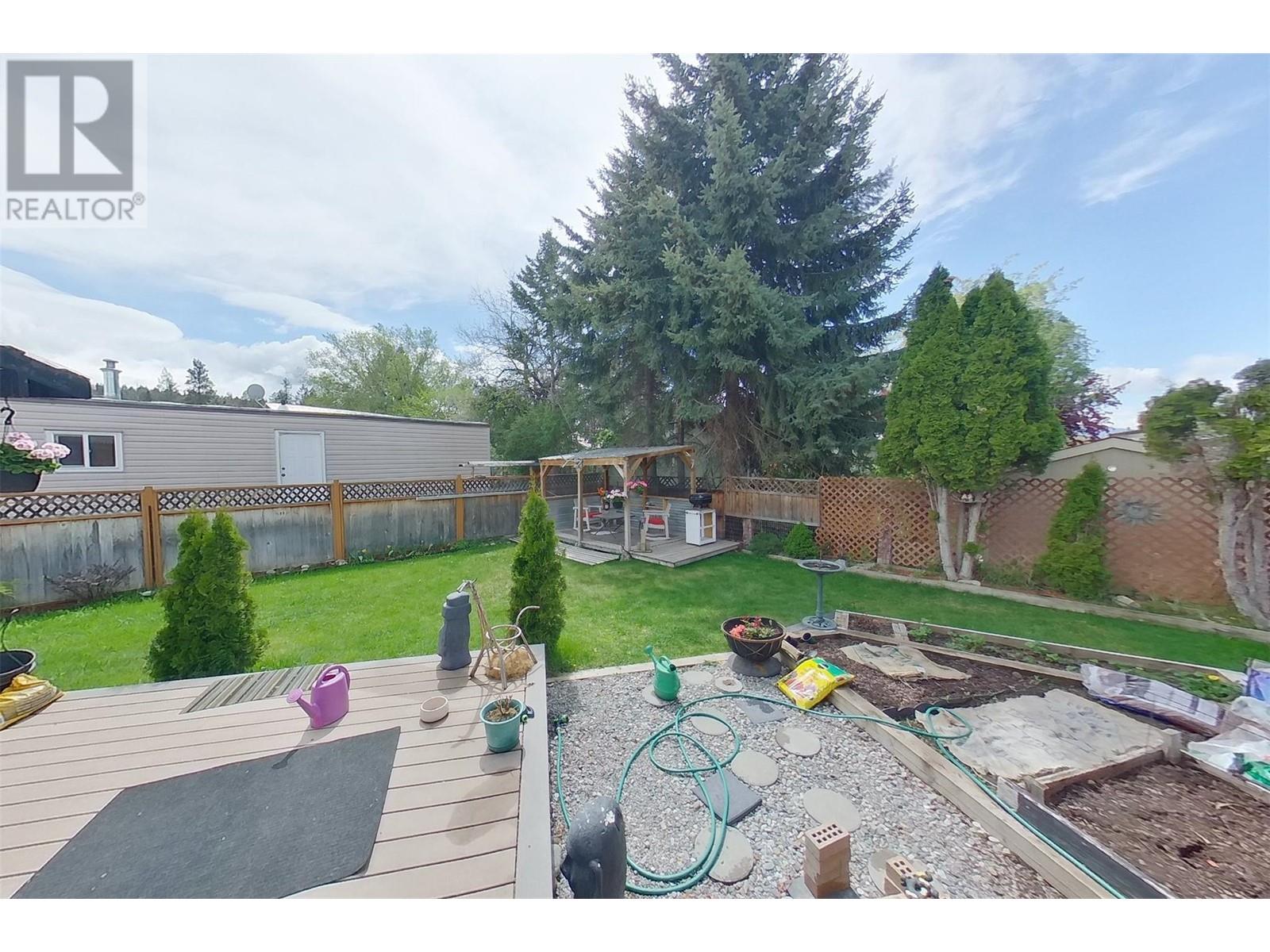 1912 Kokanee Place N