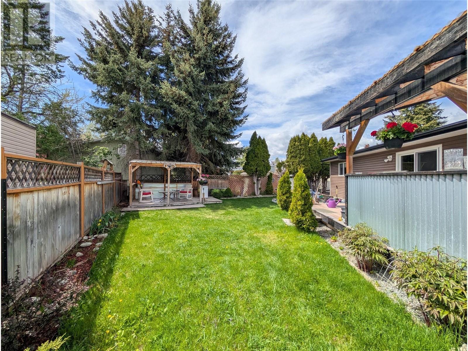 1912 Kokanee Place N