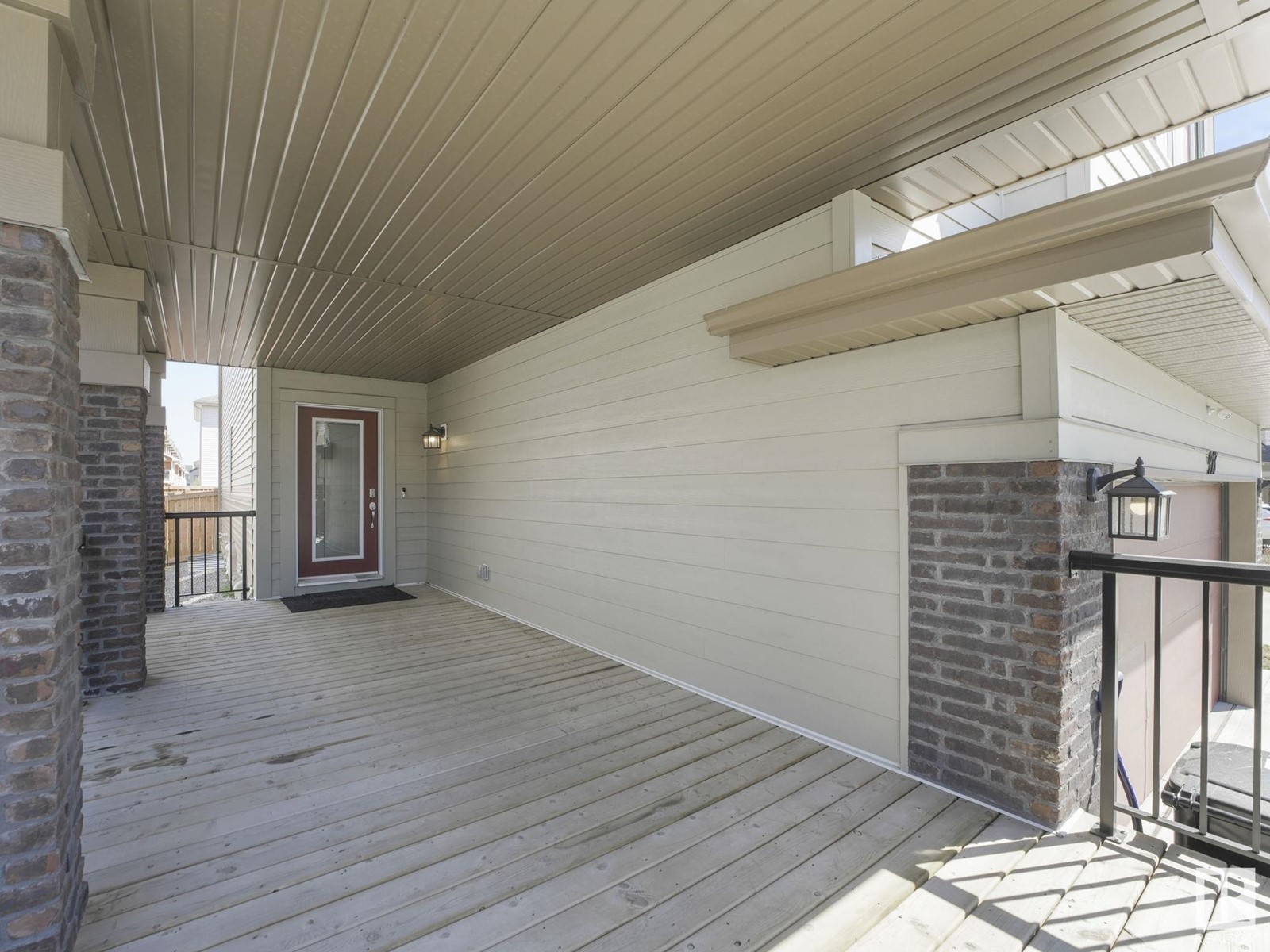 913 173A ST SW