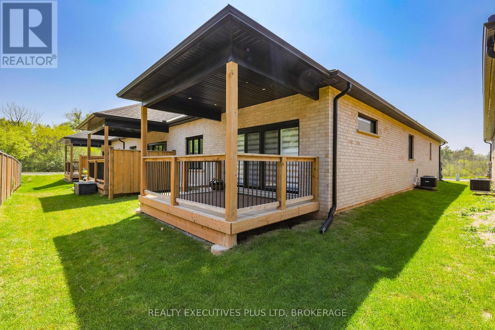 504 ROYAL RIDGE COURT
