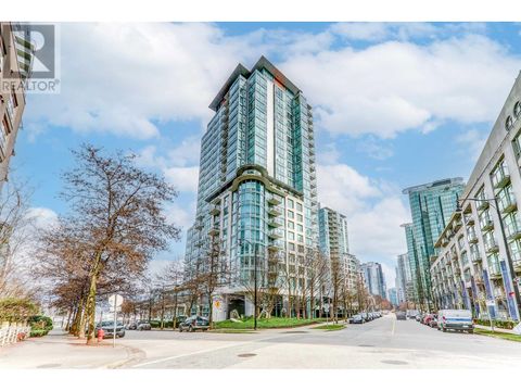 402 590 NICOLA STREET Vancouver BC V6G3J8