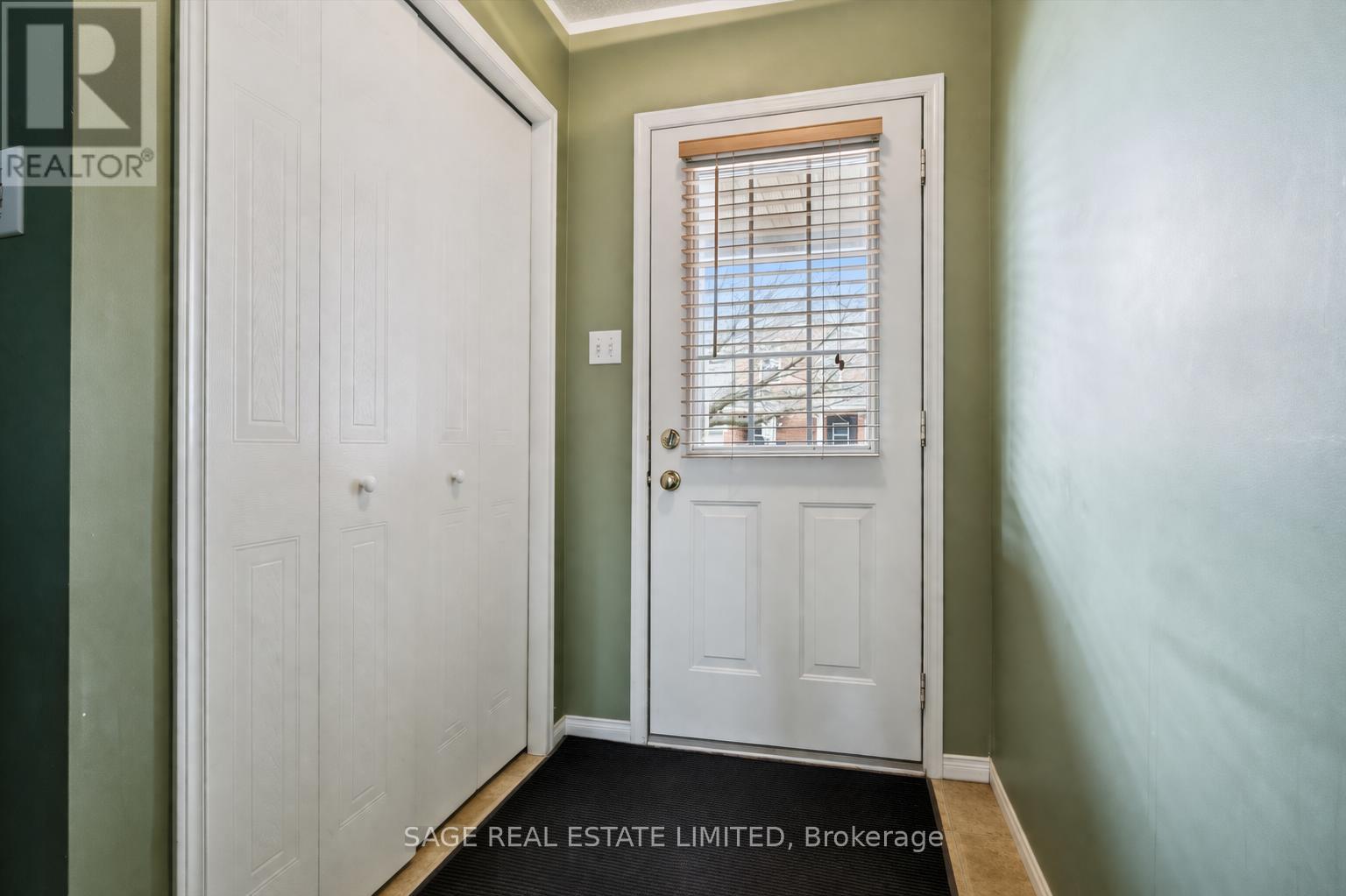 28 - 124 GOSLING GARDENS