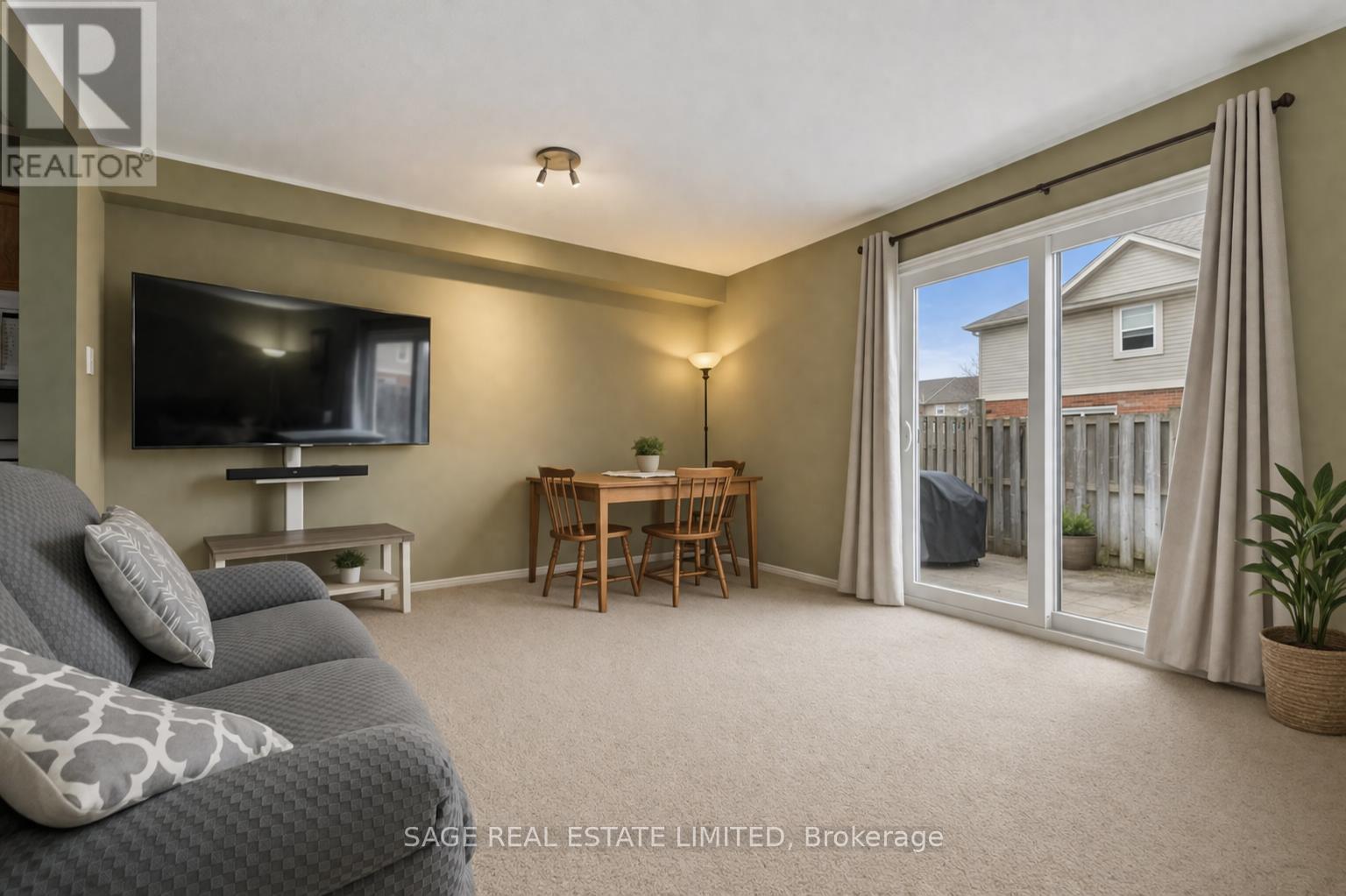 28 - 124 GOSLING GARDENS