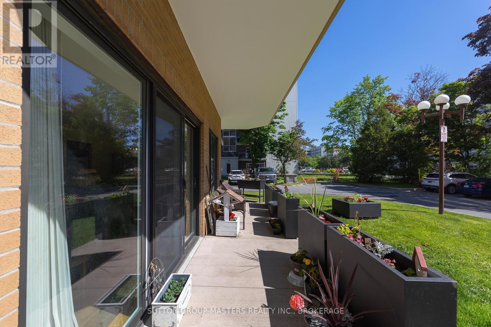 102 - 257 BATH ROAD