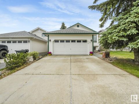 8 FOXHAVEN CO Sherwood Park AB T8A5X1
