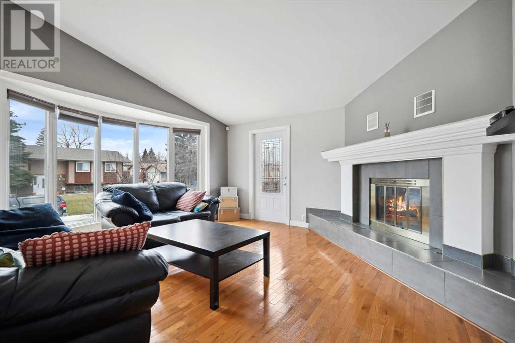 83 Berkley Rise NW