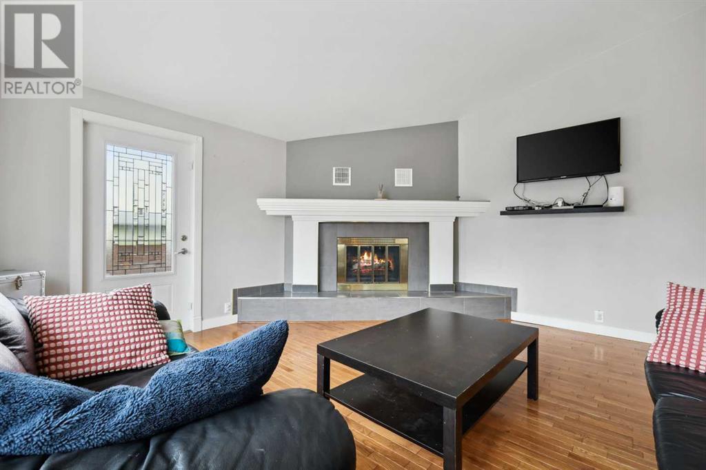 83 Berkley Rise NW