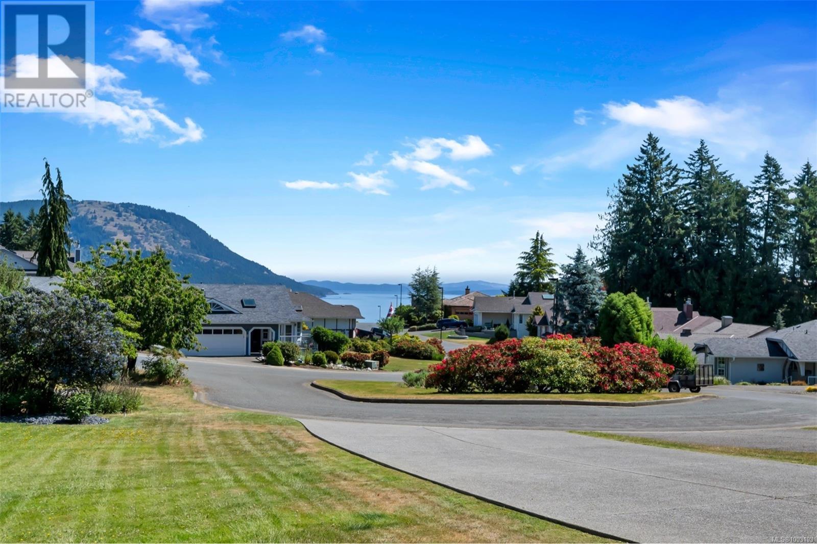 3597 Arbutus Dr N