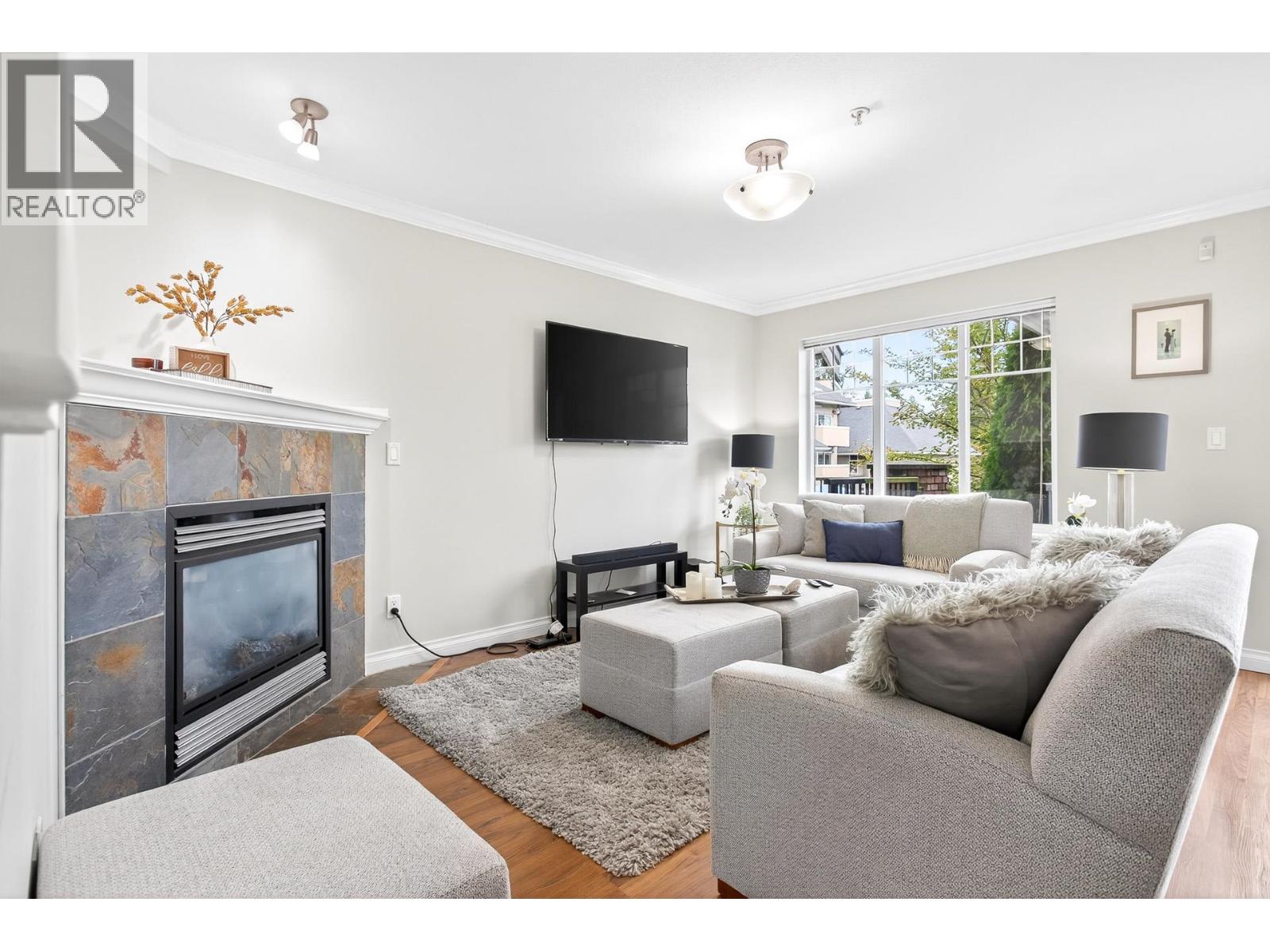 212 1567 GRANT AVENUE