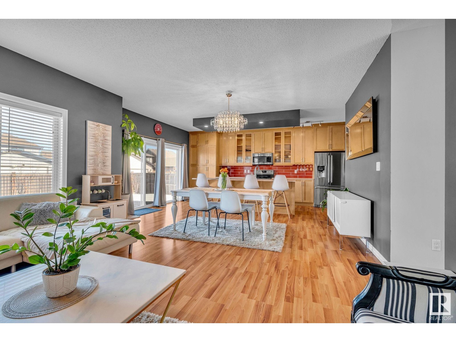 5816 168 AV NW