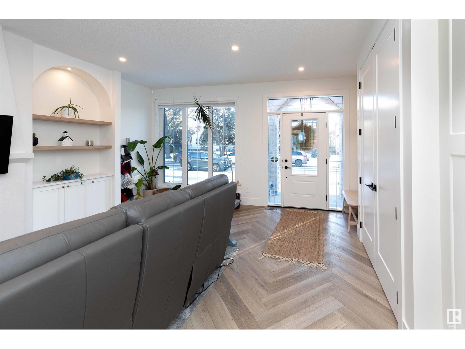 10822 128 ST NW