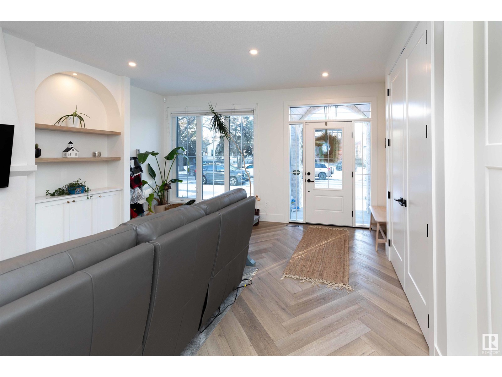 10822 128 ST NW