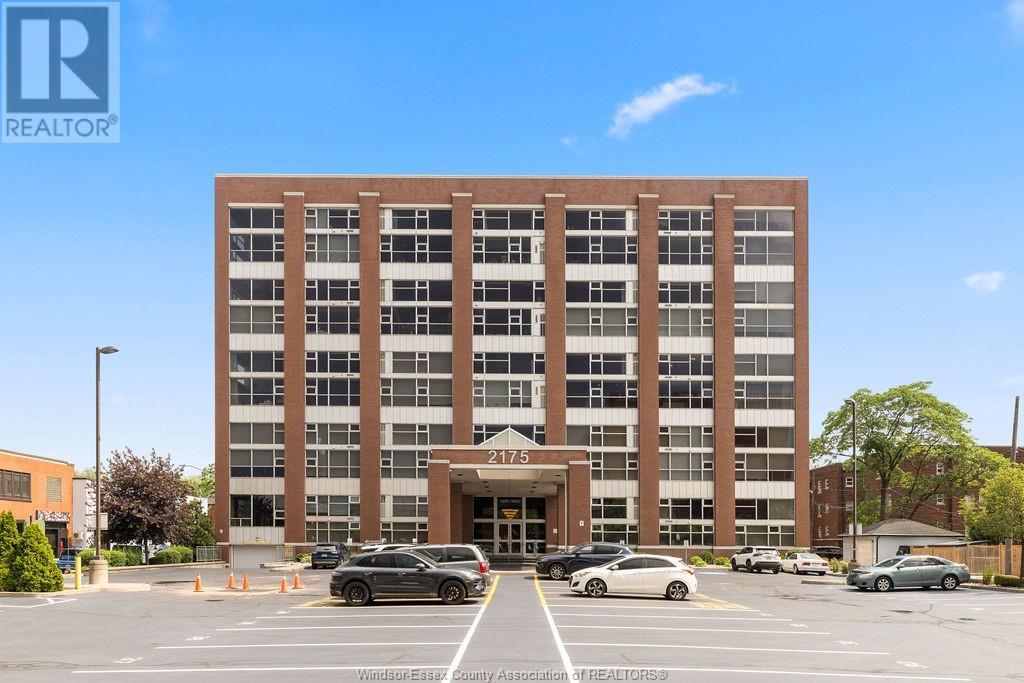 2175 WYANDOTTE STREET East Unit# 313