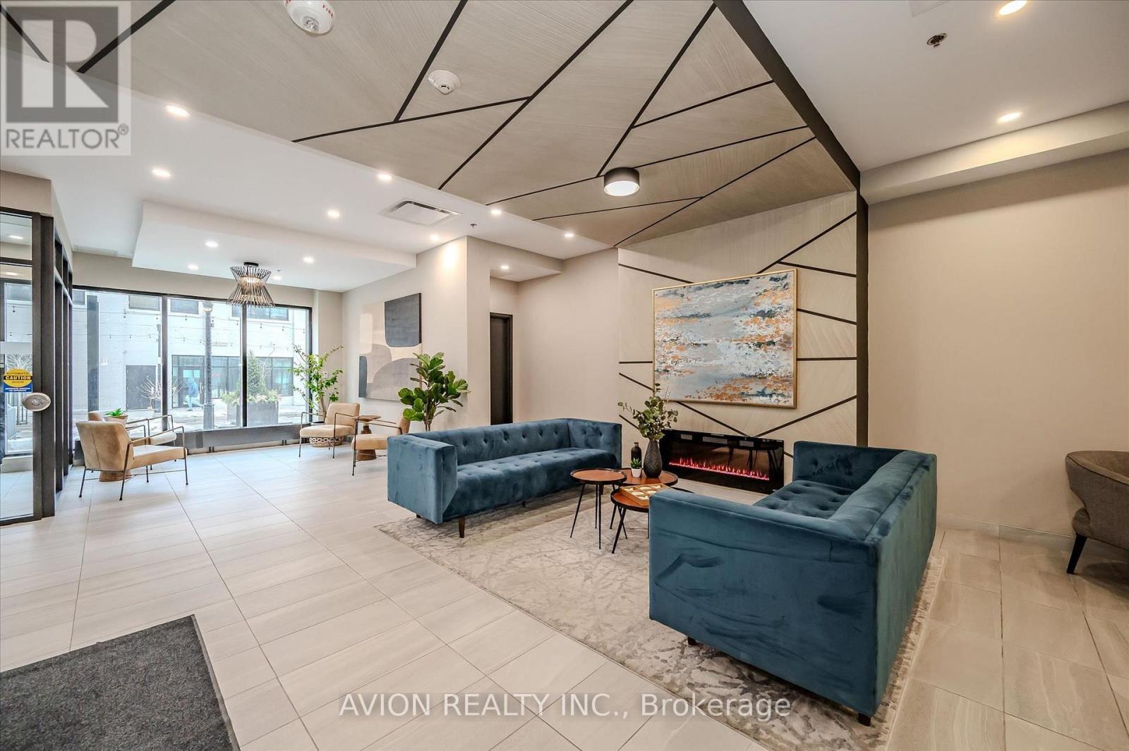 1602 - 60 CHARLES STREET W