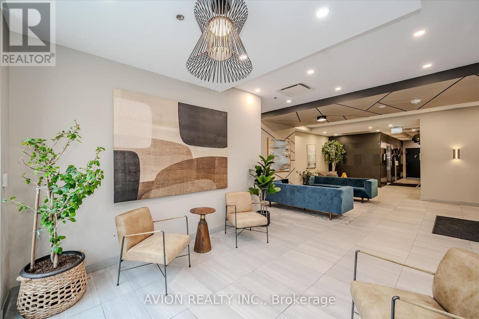 1602 - 60 CHARLES STREET W