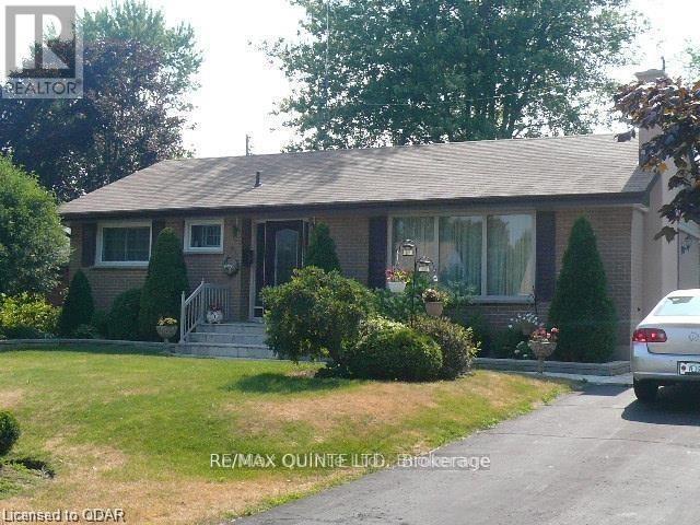 Photo 1 of 16 — 42 FOURTH AVENUE, Quinte West (Trenton Ward), ON K8V5H7