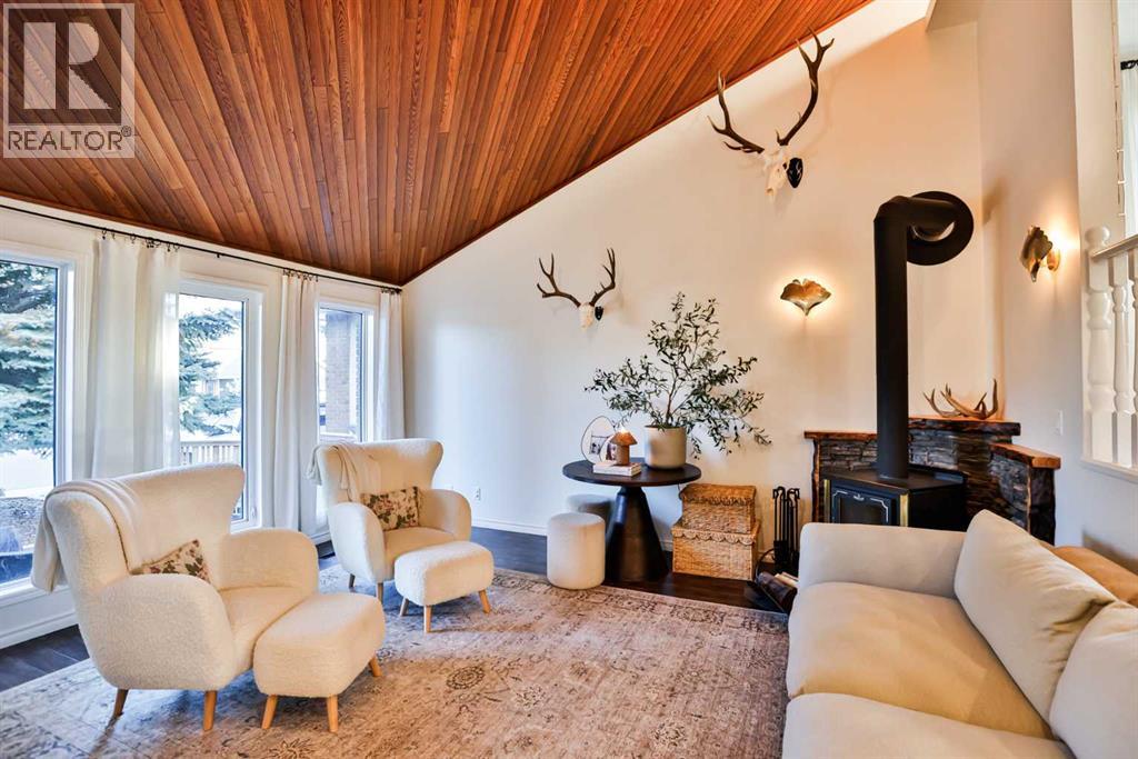 70 Sherwood Boulevard W