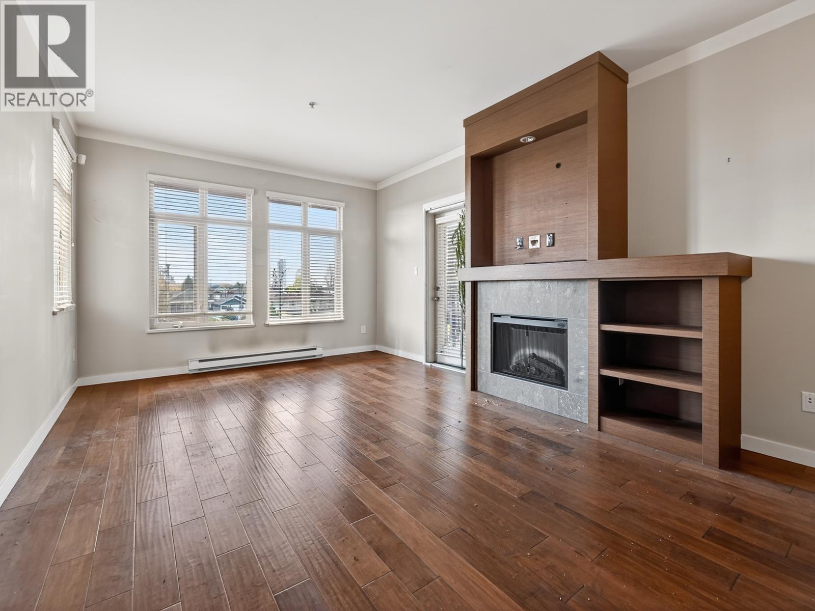 302 4365 HASTINGS STREET