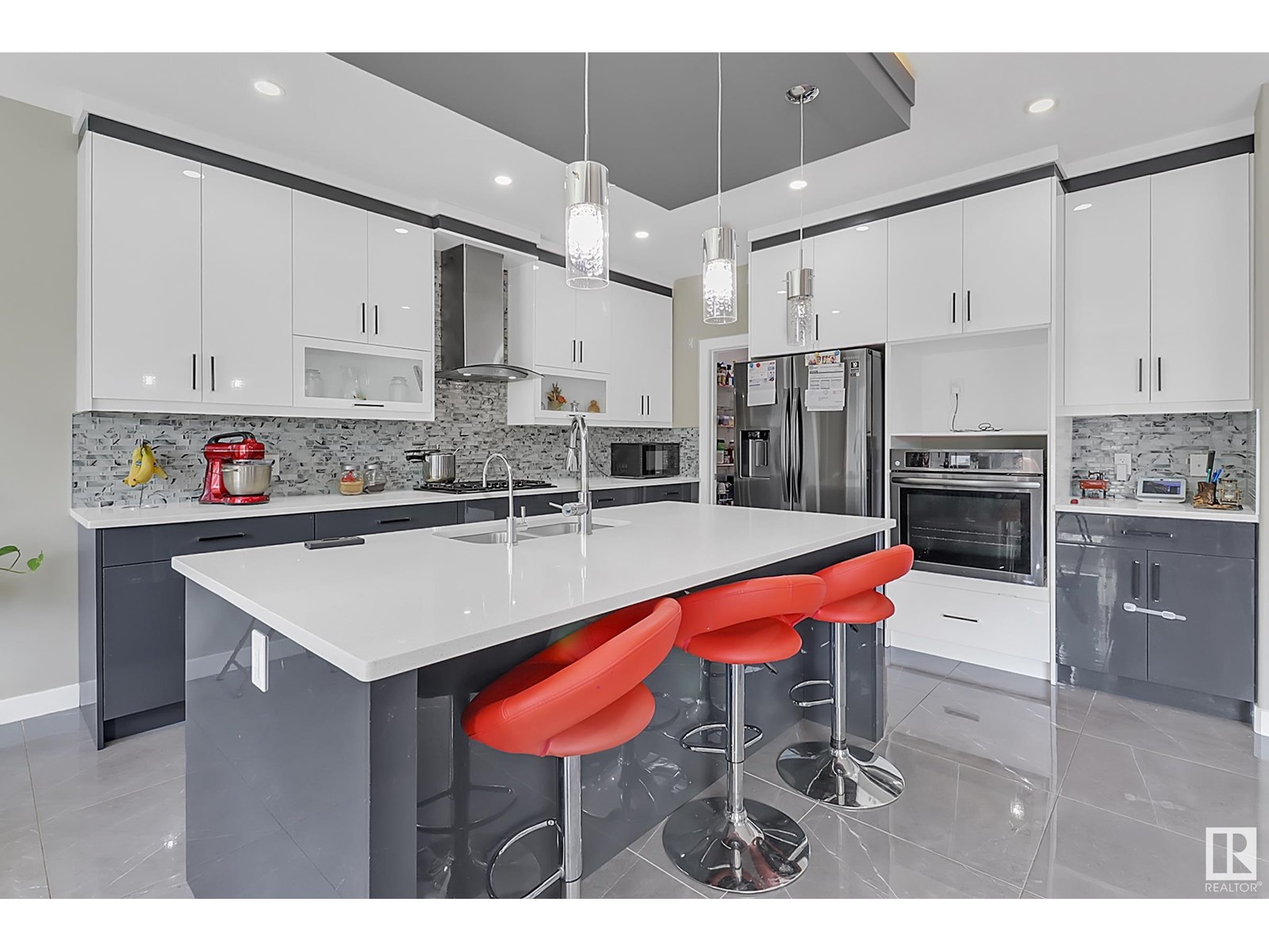 1419 150 AV NW