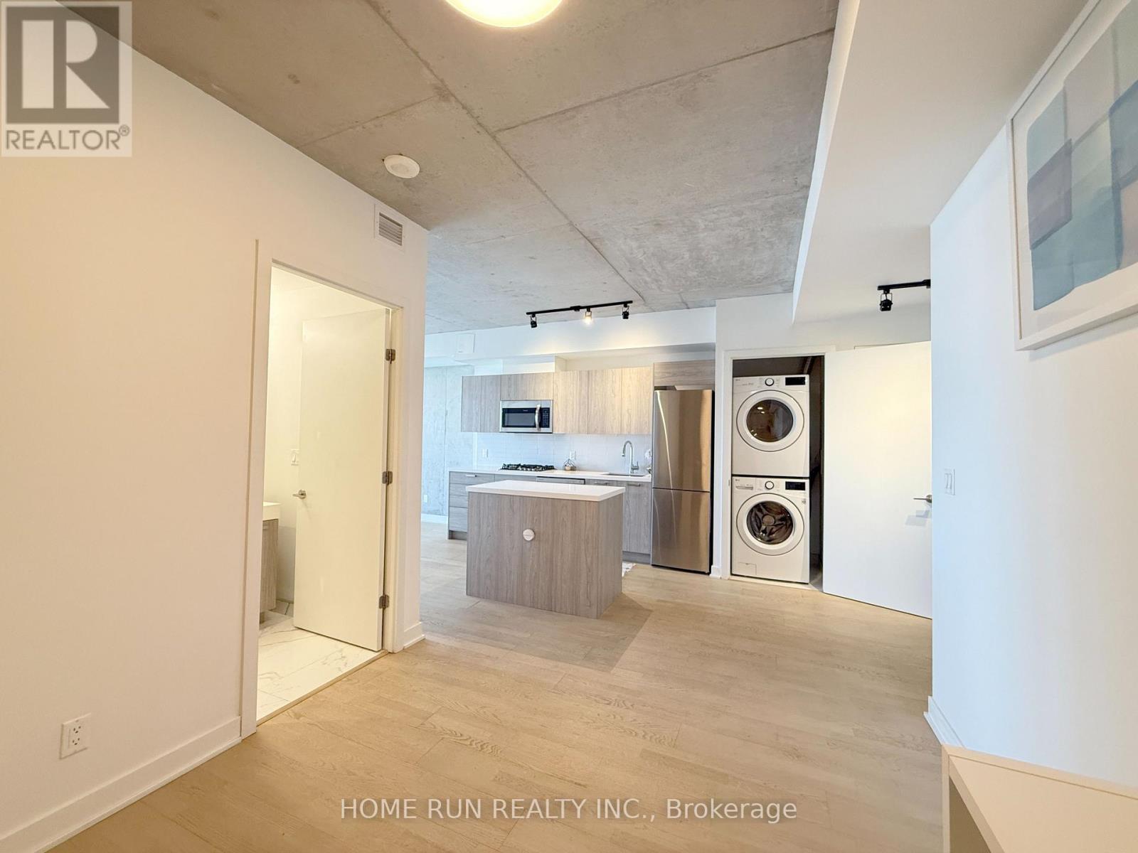 1208 - 203 CATHERINE STREET