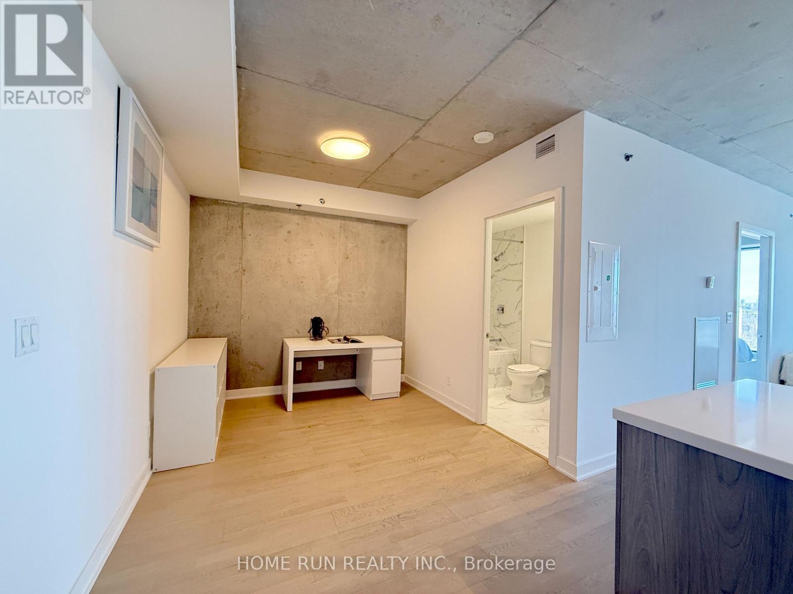 1208 - 203 CATHERINE STREET
