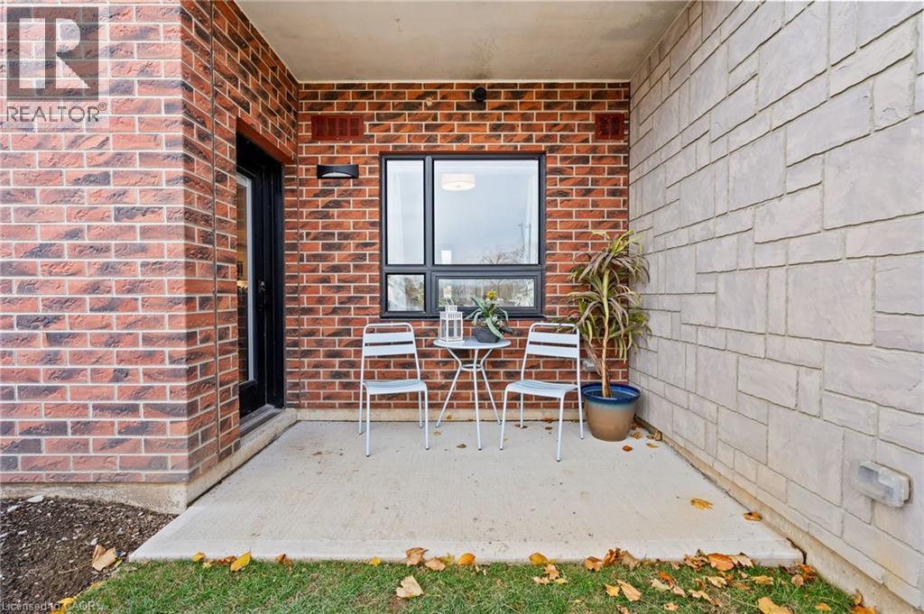 3998 VICTORIA Avenue Unit# 105