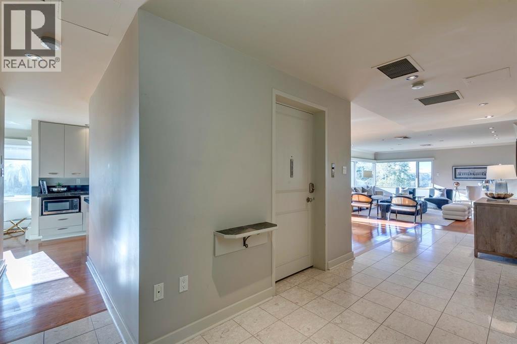 3N, 222 Eagle Ridge Drive SW