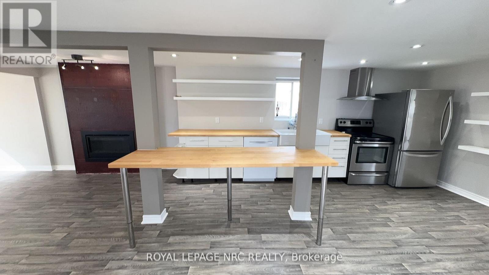 10 THOROLD ROAD