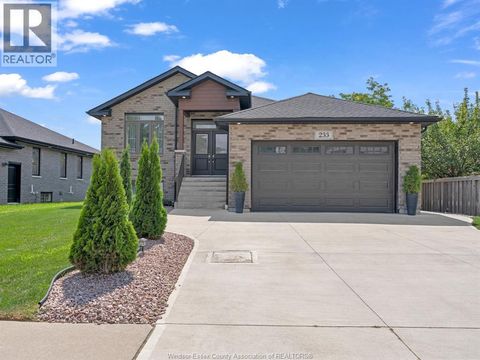 233 Sandybrook WAY Kingsville ON N9Y0A3