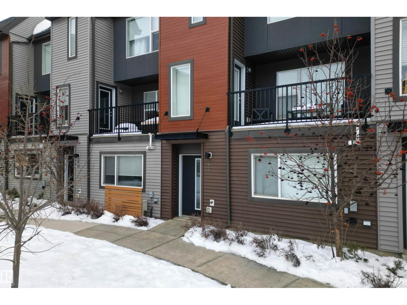 #47 1075 ROSENTHAL BV NW