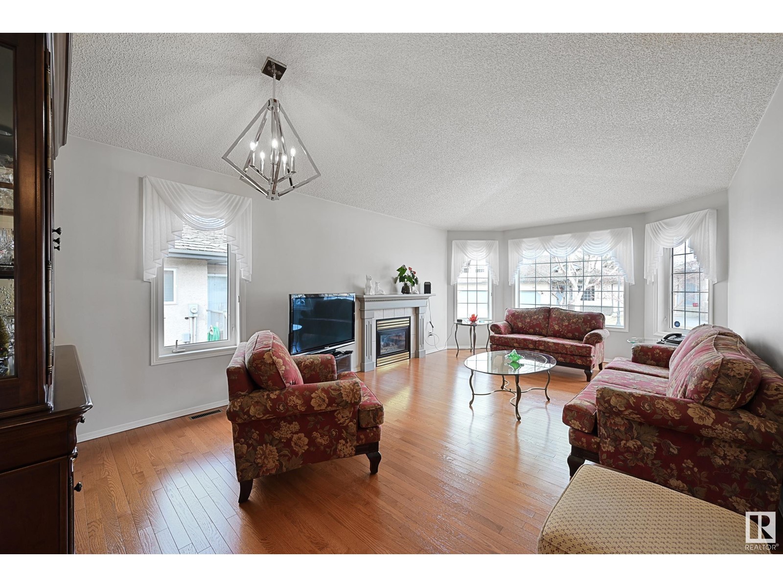 #128 215 BLACKBURN DR E SW