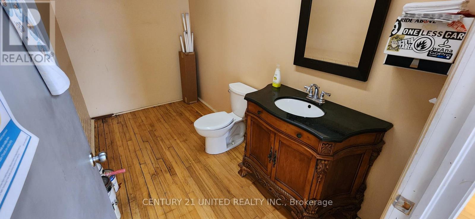 8 - 280 PERRY STREET