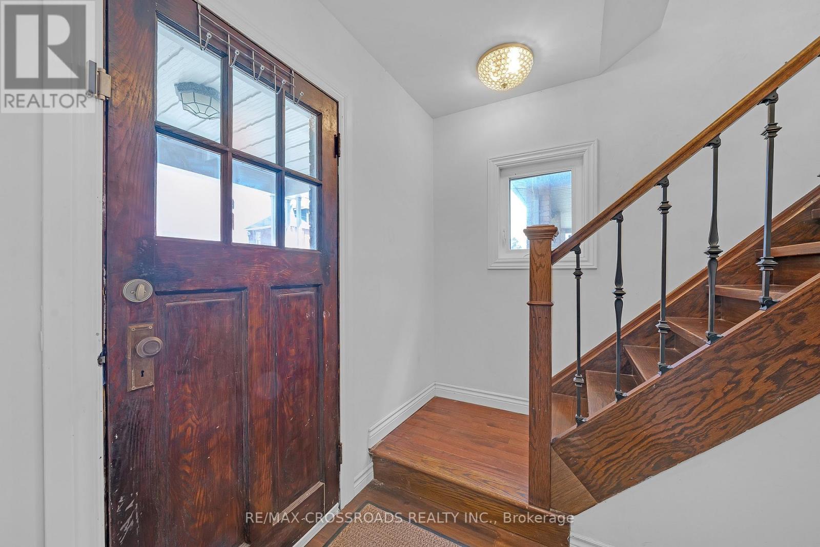 111 ELGIN STREET W