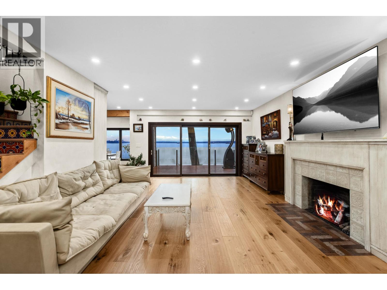 3298 RADCLIFFE AVENUE