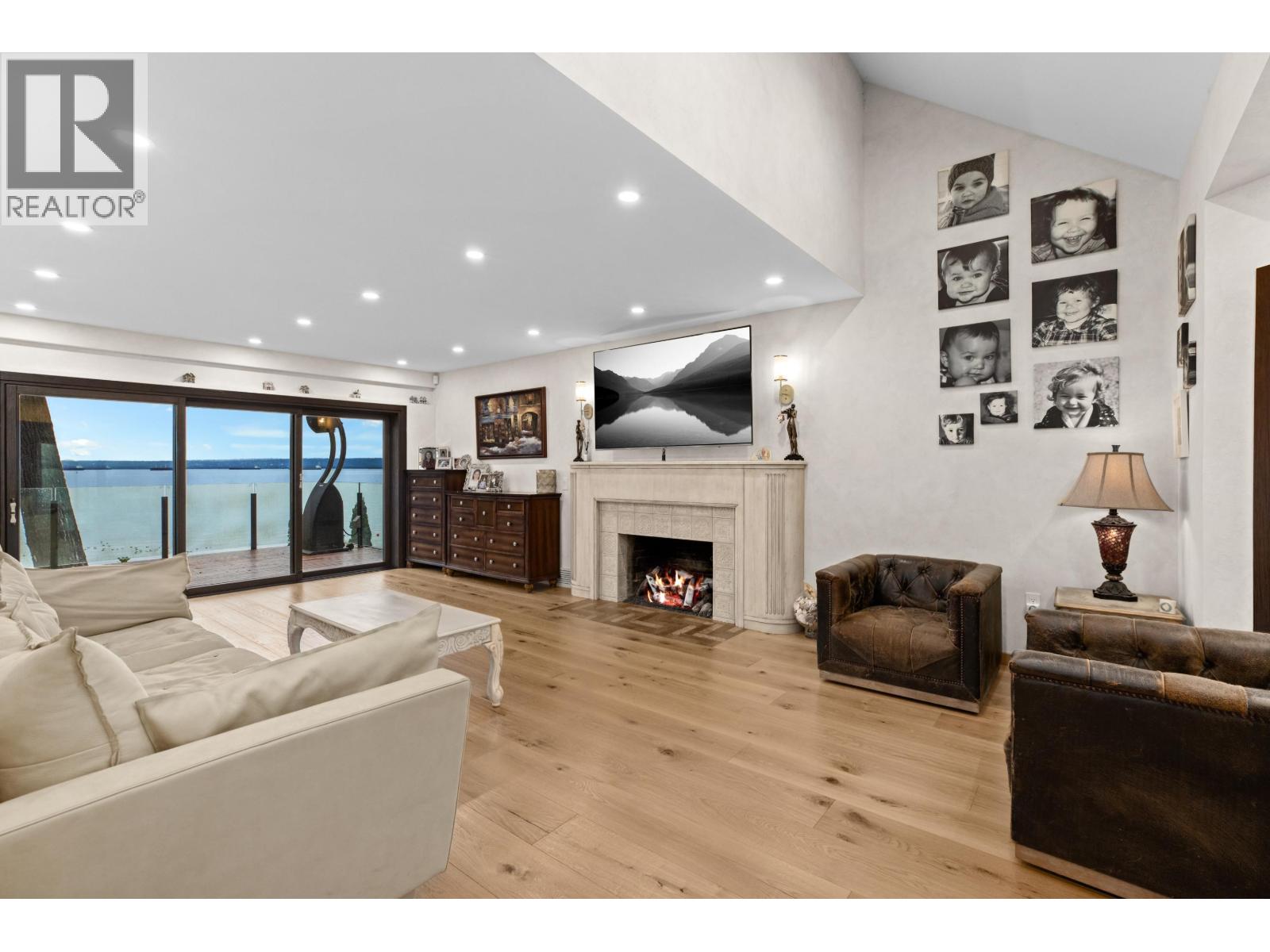 3298 RADCLIFFE AVENUE