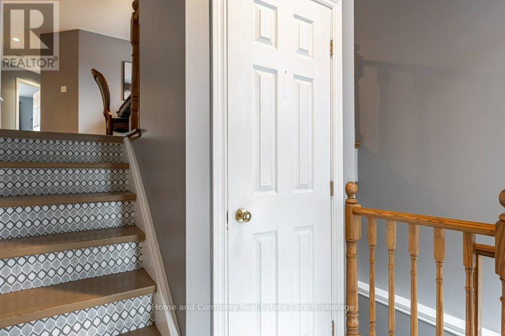 127 WALSH CRESCENT
