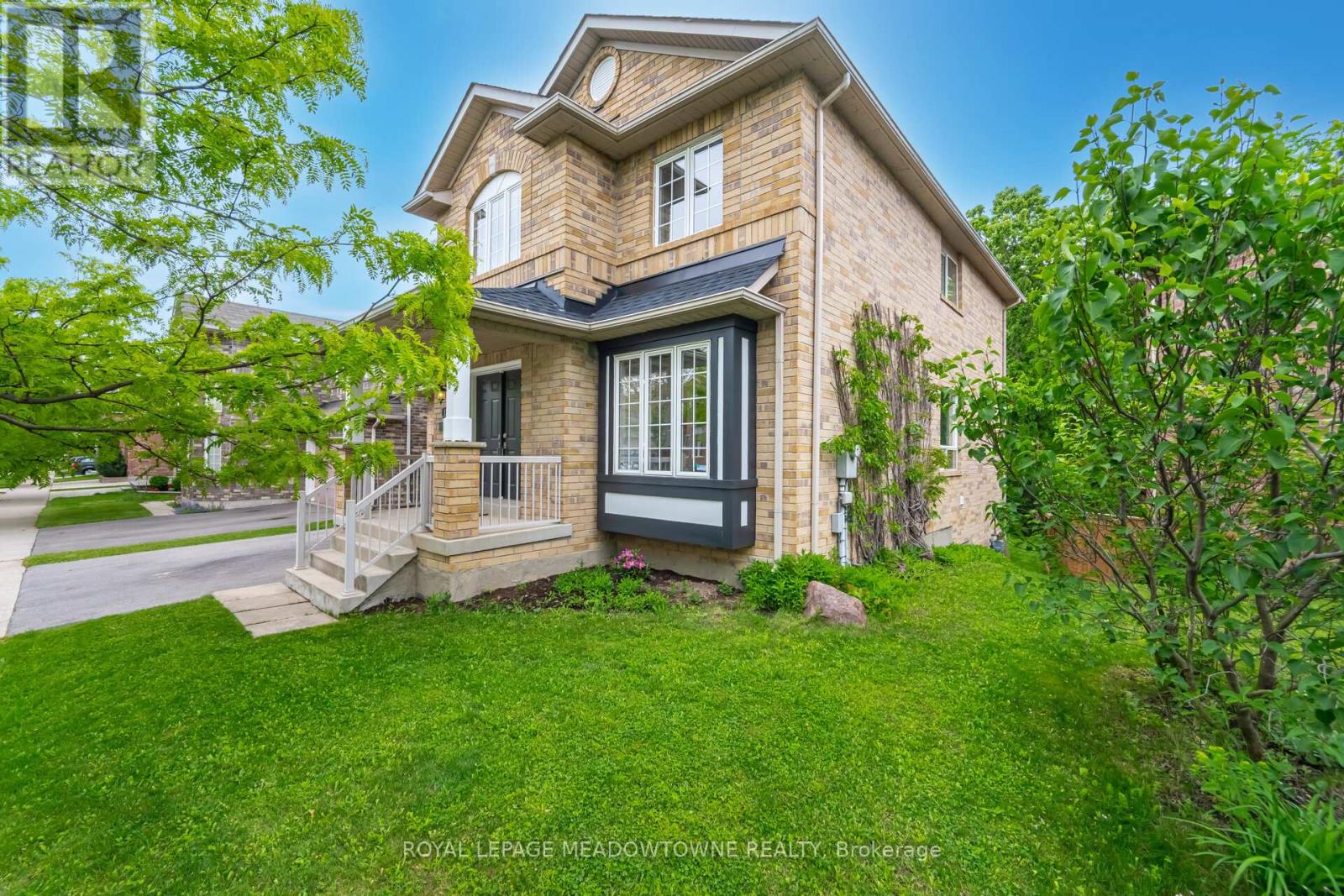 1212 FOX CRESCENT
