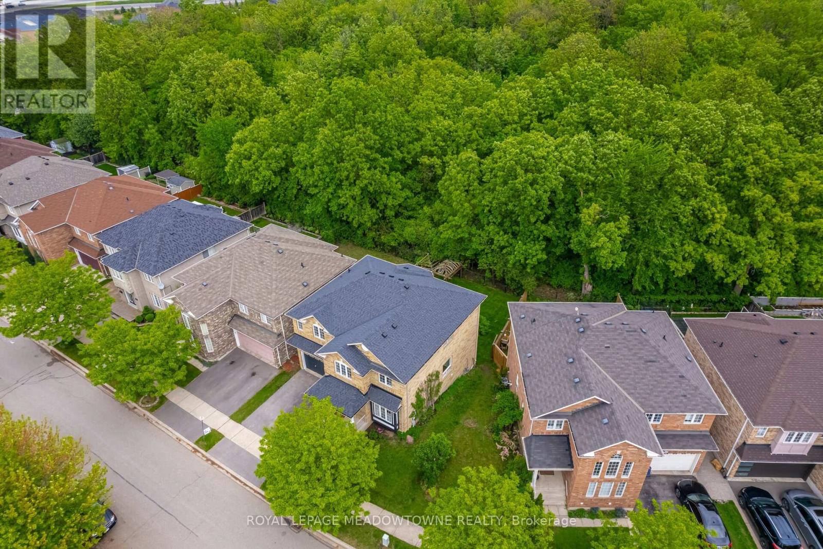 1212 FOX CRESCENT