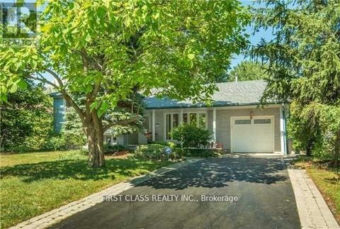 1085 PEARSON DRIVE Oakville (CP College Park) ON L6H2A9