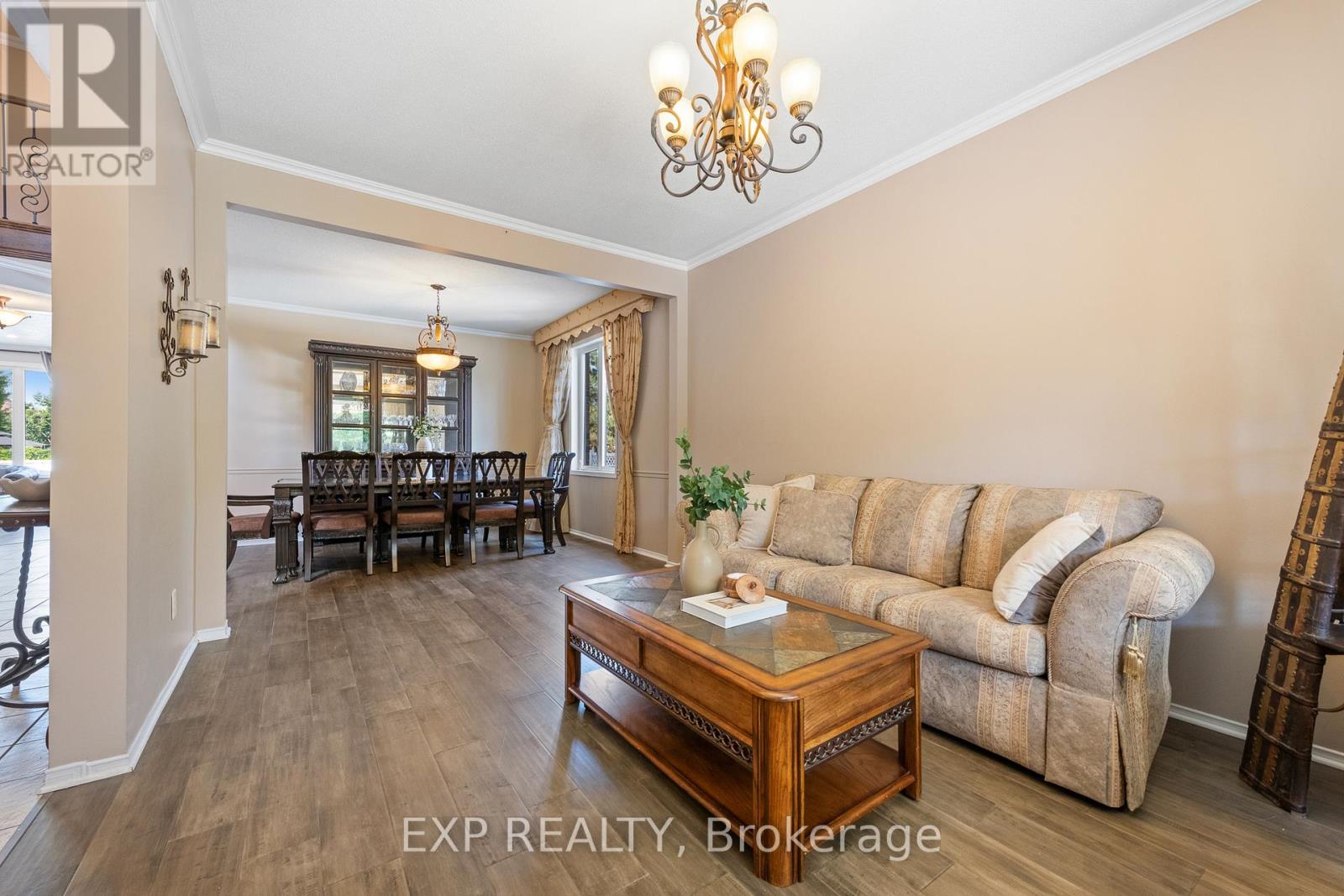 2132 VALENCEVILLE CRESCENT